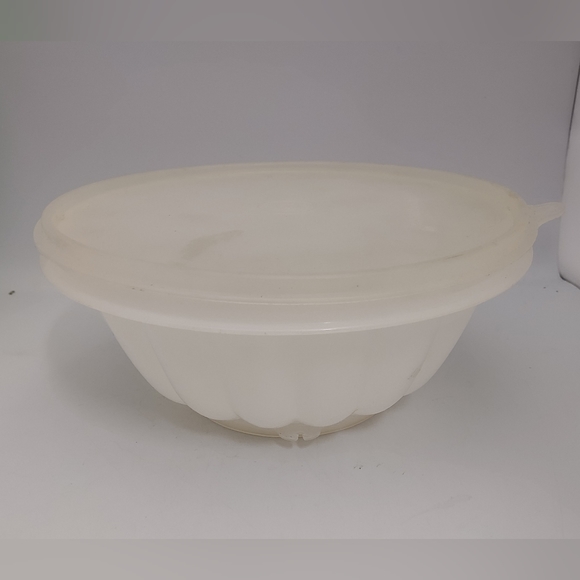 Vintage White Tupperware Jello Mold Jel-N-Serve With Lid Flower Tulip Design 8" - Picture 3 of 8